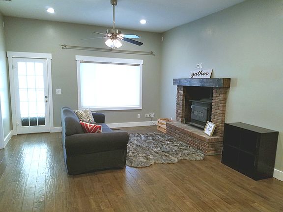 Livingroom w/ wood burning stove