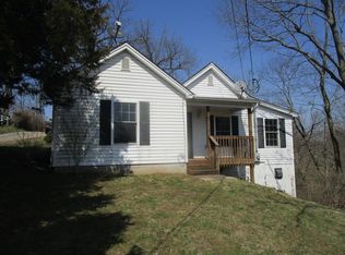 704 Old Frankfort Pike, Versailles, KY 40383