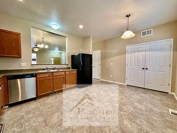 5th image of 7938 Sandy Springs Point
