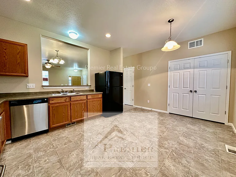 7938 Sandy Springs Point — Photo 5