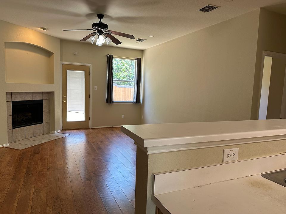 1st image of 3108 Deleon Dr