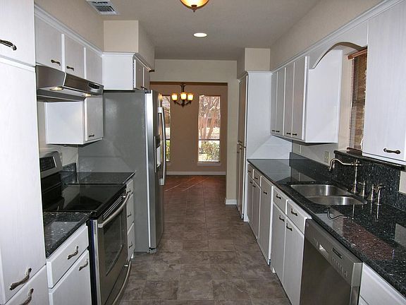 3rd image of 2413 Delmar Dr