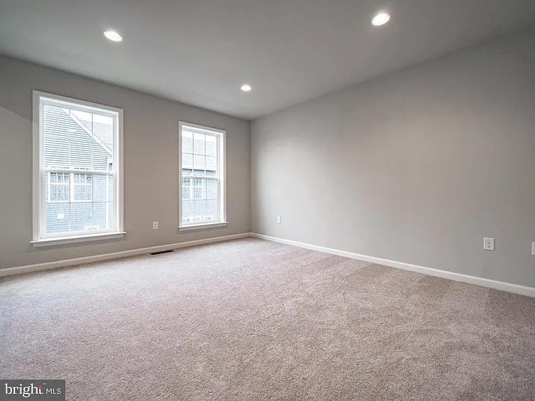 3211 Concord Way — Photo 21