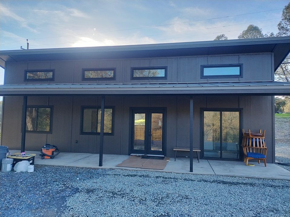 Brand new solar to cover all of the power bill while the sun is shining! No propane bill here!