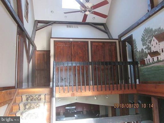 2nd image of 10 Pineview Dr