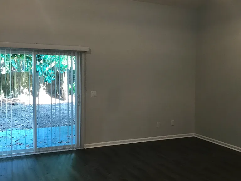 11 Charter Dr — Photo 7