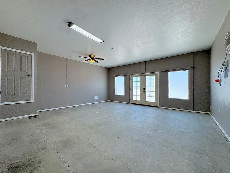 10421 Silvercloud Dr — Photo 21