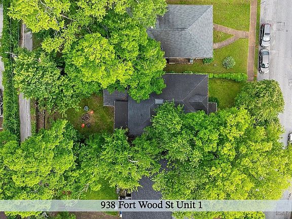 5th image of 938 Fortwood St APT 1