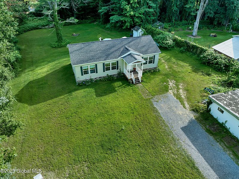 4th image of 239 Northline Road