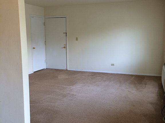 3rd image of 2905 Willow Ln APT B3