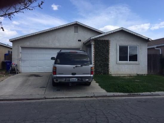 430 Camellia St Porterville Ca 93257 Zillow