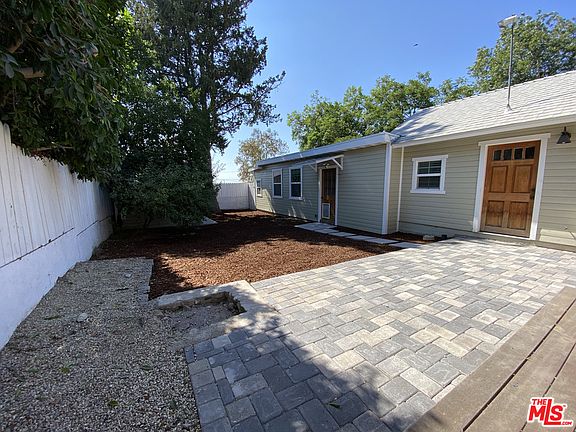 4th image of 10619 Whitegate Ave