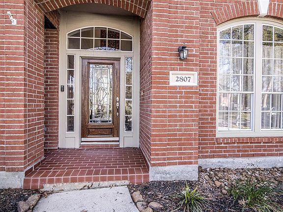 3rd image of 2807 Maple Bend Dr