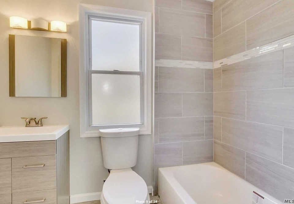 2nd image of 20 Syosset Rd #20