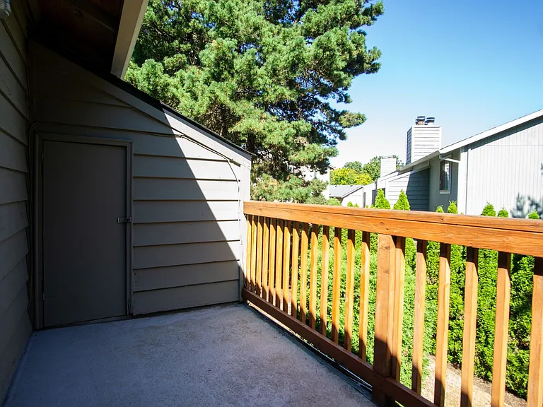 12155 SW Spur Ct #D — Photo 16