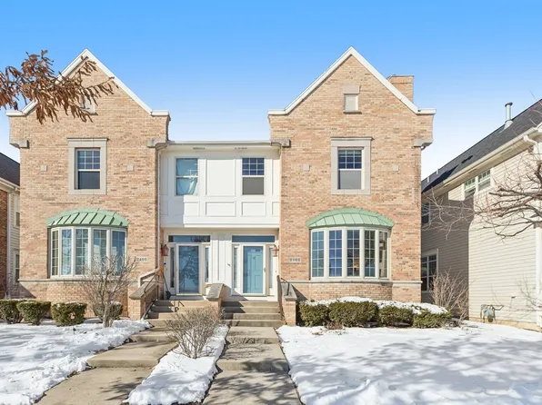 2462 W Lake Ave, Glenview, IL 60026