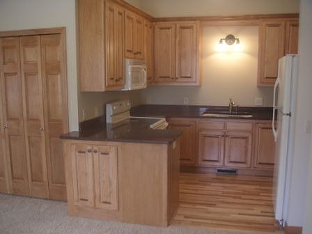 3rd image of 2615 Margaret St N