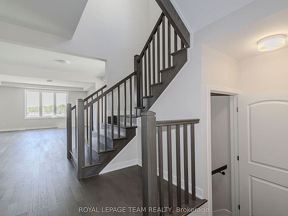 3rd image of 475 Meynell Rd