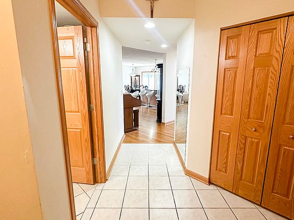 2nd image of 3258 N Harlem Ave Unit 209