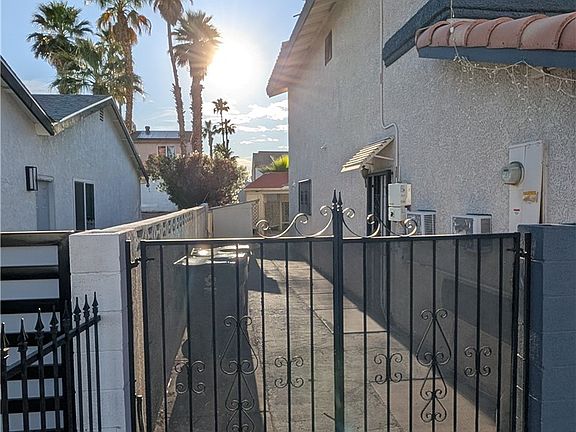 2nd image of 5311 Annie Oakley Dr