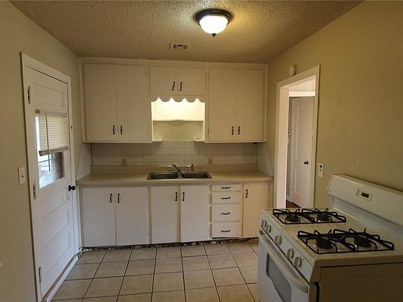 4th image of 3301 SE 19th St