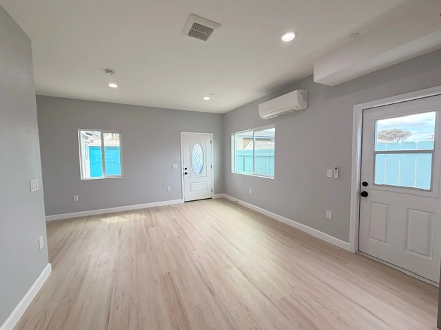 5256-5260 Groveland Drive — Photo 3