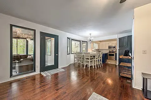 4 Lambeth Cir