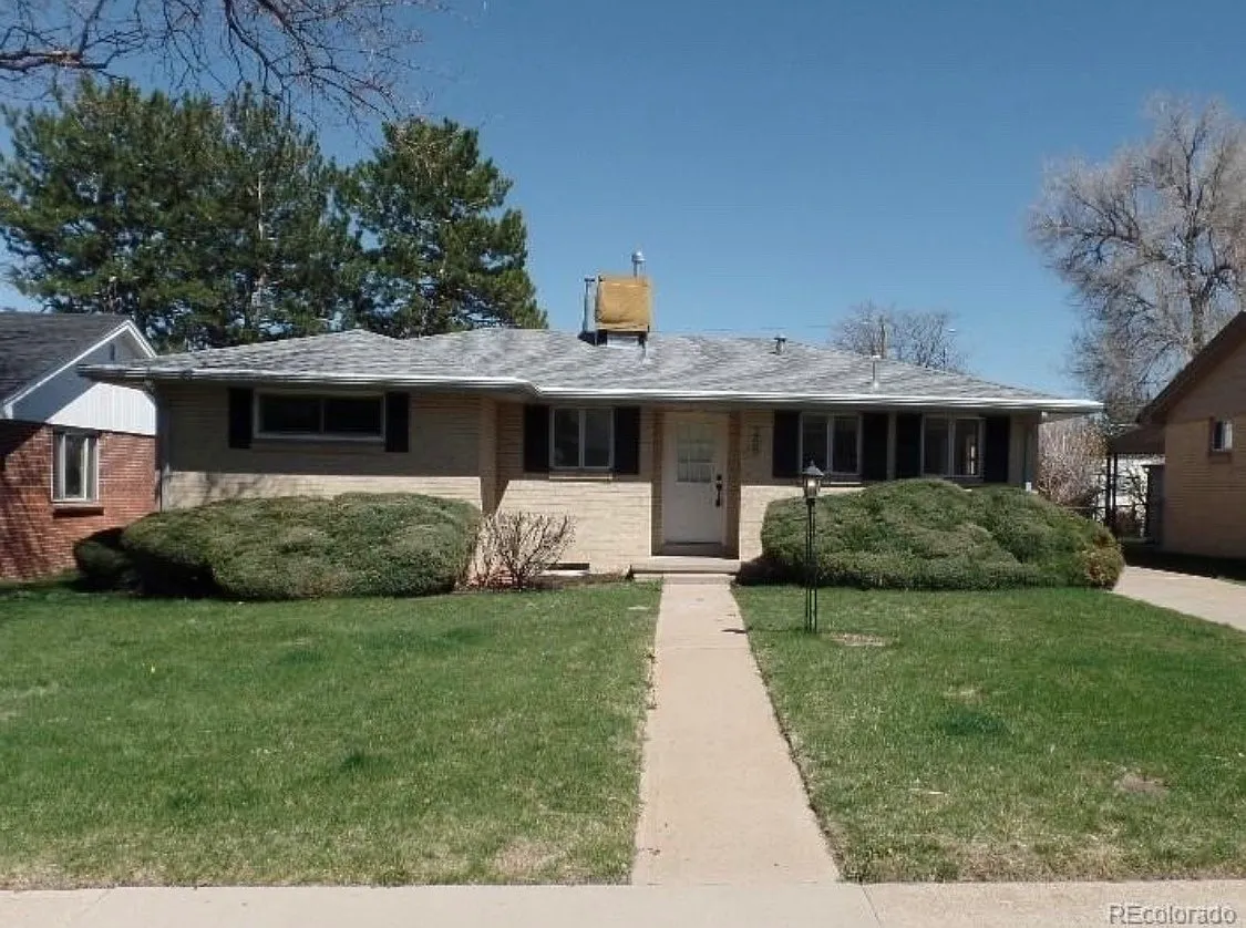 4 bed, 2252 sqft, $3,500 — Photo 1