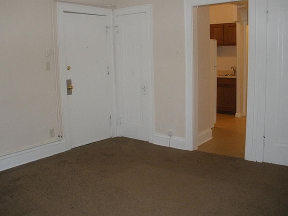 5th image of 1310 W 116th St APT 8