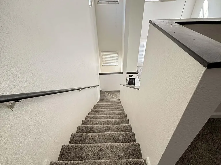100 E Fillmore St #208 — Photo 2