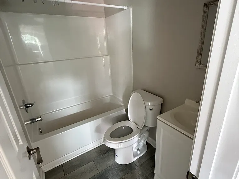 965 8th St NE #1 — Photo 3