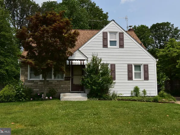 15 Lois Ln, Mount Holly, NJ 08060