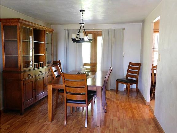 3rd image of 265 Bonita Dr