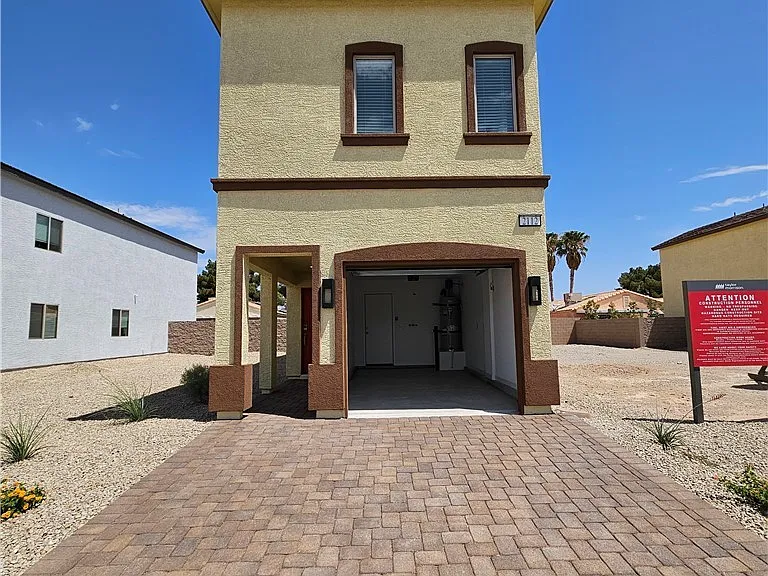 2112 Abraham Ave — Photo 1