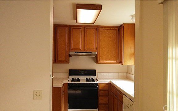 3rd image of 2800 Plaza Del Amo Unit 215