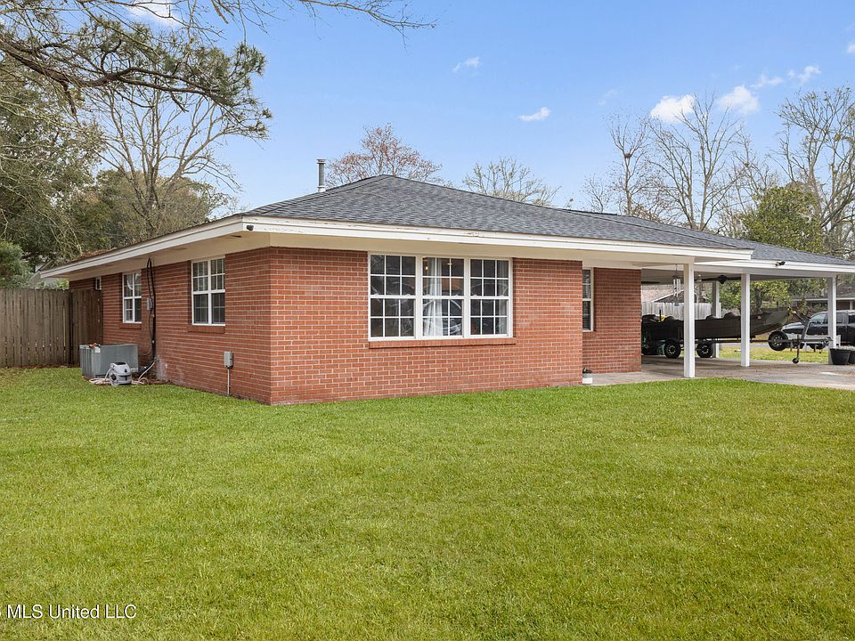 1st image of 6321 Chaucer Dr