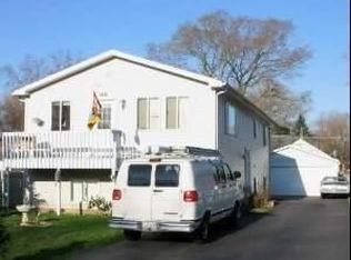 1324 N East End Ave, Round Lake Beach, IL