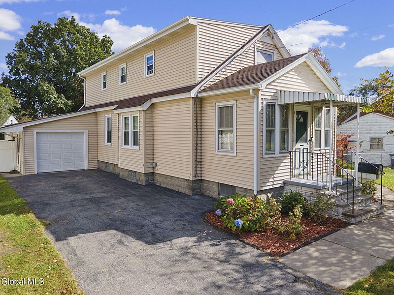 2nd image of 2131 Curry Road