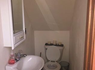 301 3rd St, Oakville, IA 52646