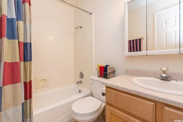 347 E La Vera Ln — Photo 12