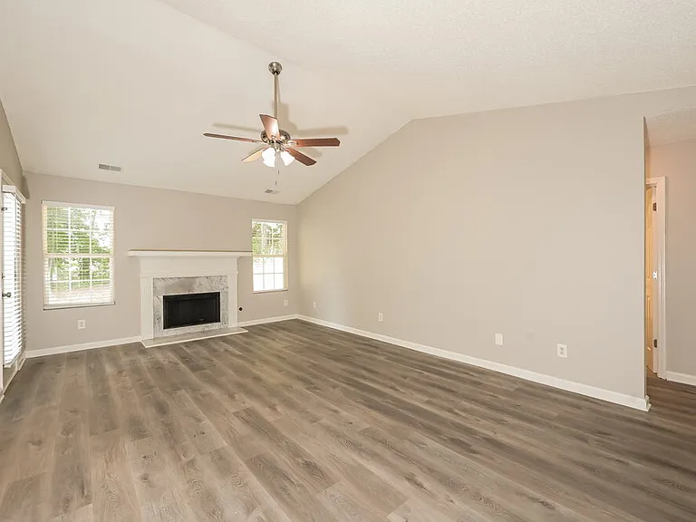 785 Ashland Park Way SE — Photo 3