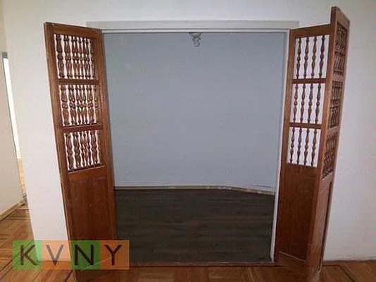 Rented by KVNY Soho | media 44