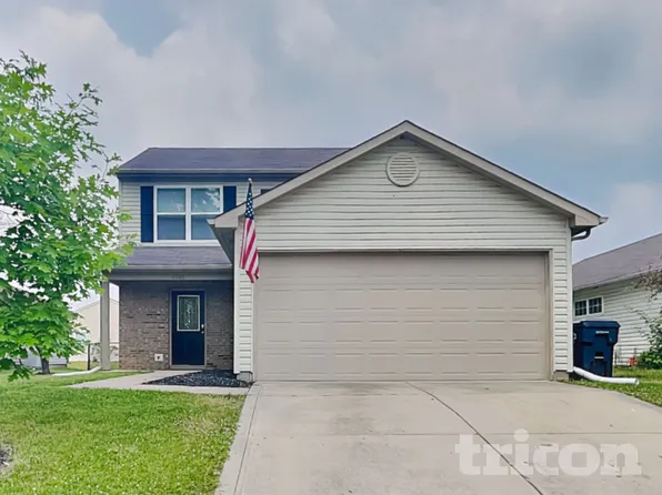 1726 Farm Meadow Dr, Greenwood, IN 46143