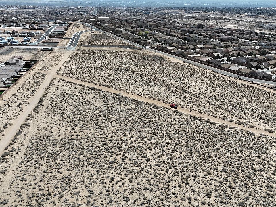 2nd image of 641-645 Viga Loop SE