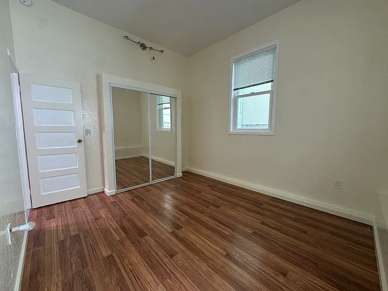 1501 Larkin St — Photo 11