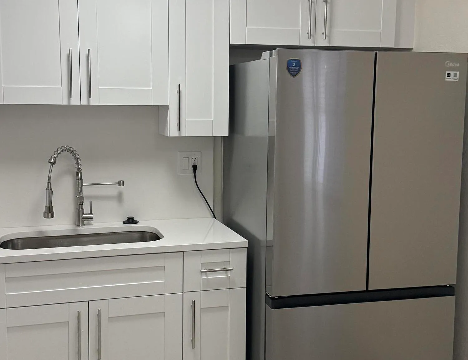 2 bed, 1.0 bath, 891 sqft, $2,400 — Photo 3