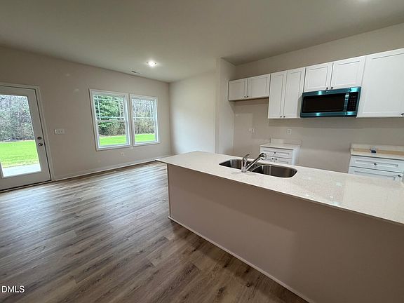 3rd image of 228 Jacobs Ridge Dr