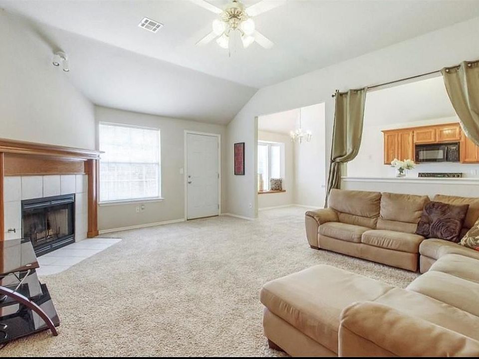 2nd image of 1724 Hazelwood Dr