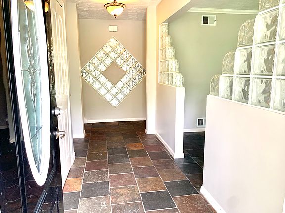 4th image of 3471 Castleton Hl