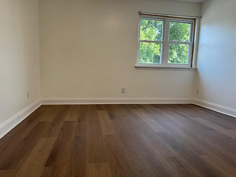 Second bedroom.